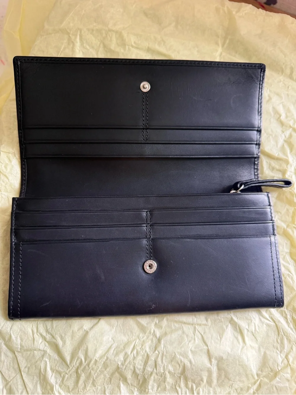 Coach vintage  Black Leather Snap-Button Continental Wallet
